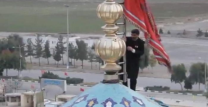 Iran Kibarkan Bendera Merah. Tanda Perang Dunia III?