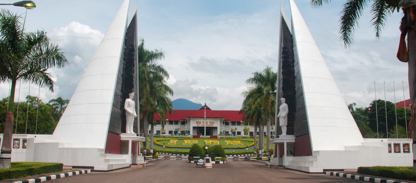 Sistem Pembelajaran di IPDN: Perbandingan dengan Sistem Pendidikan di Sekolah Kedinasan Lain