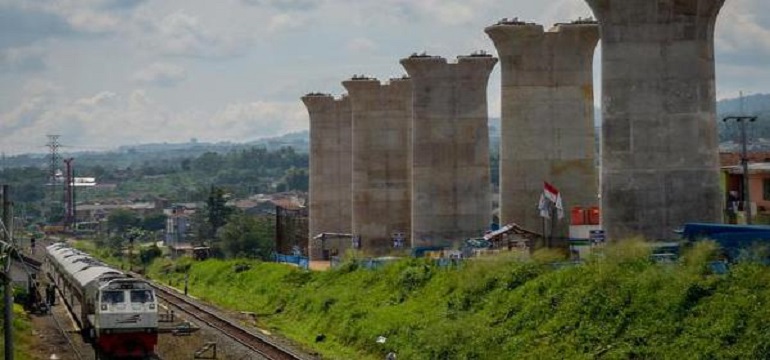 Kereta Cepat Jakarta-Bandung Belum Rampung Namun Kurang Biaya, Pemerintah Sedang Nego Pinjaman Ke China