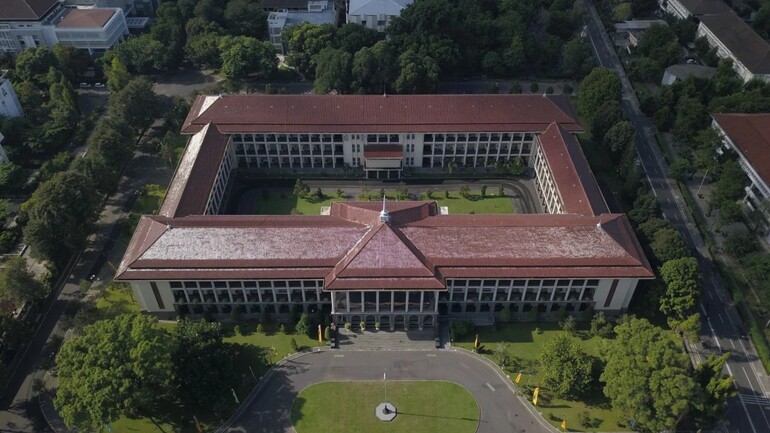 Biaya Kuliah UGM vs Kampus Lain: Mahal atau Masih Wajar?
