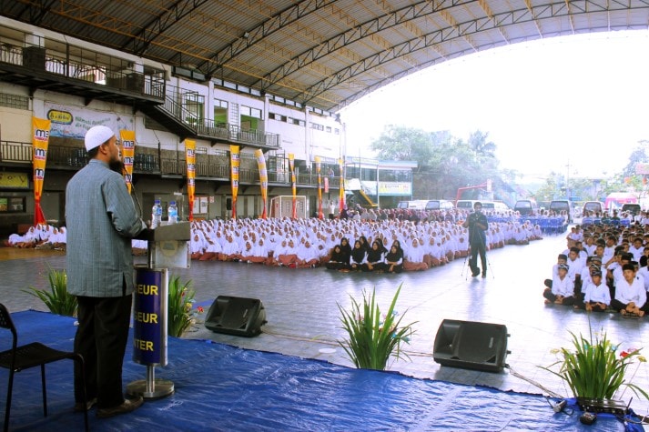 Peran Guru Agama dalam Membimbing Siswa di SMA Islam Al Masoem Bandung