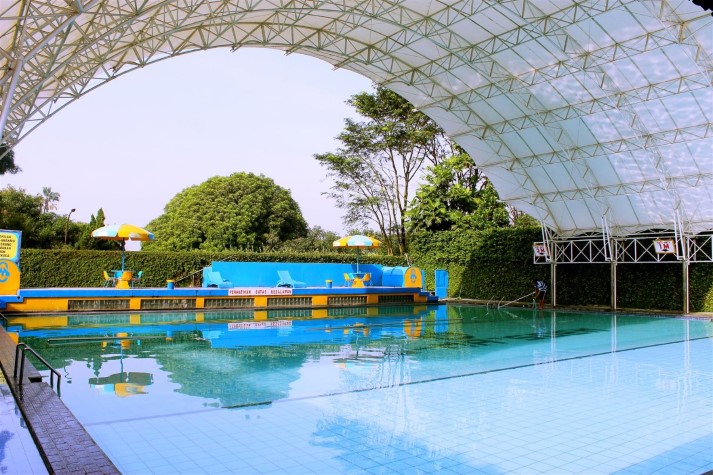 Mengapa Fasilitas Kolam Renang Penting di Boarding School di Bandung?