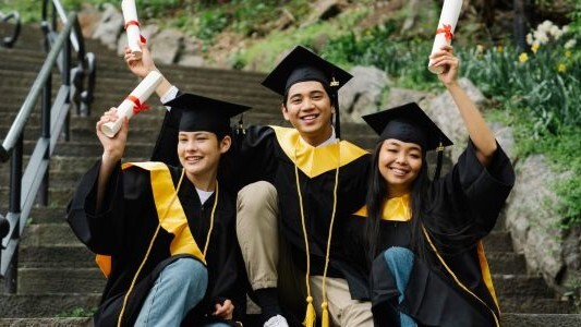 Beasiswa dengan Skor TOEFL: Langkah-Langkah Meningkatkan Skor TOEFL Anda