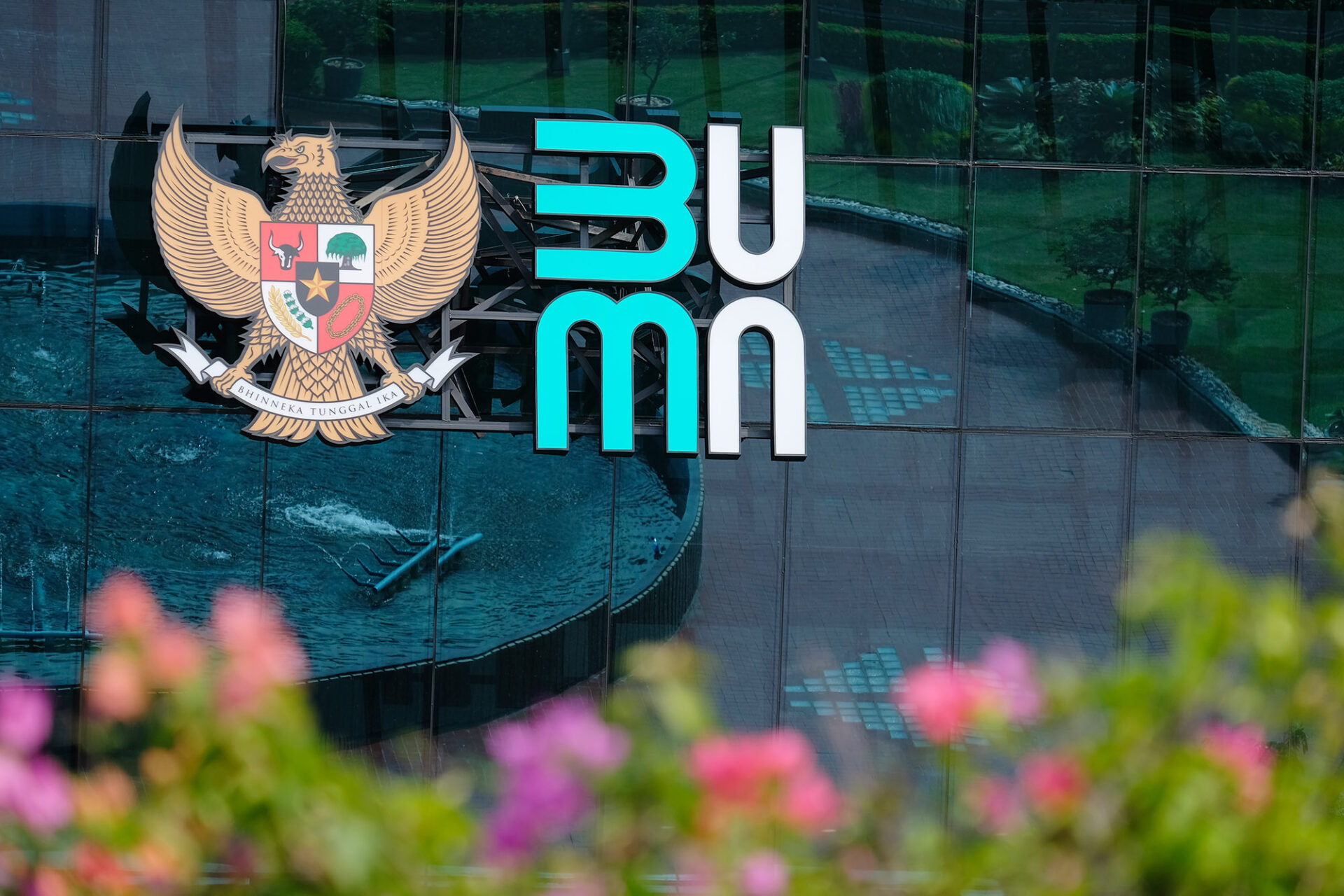 Perbedaan Budaya Kerja BUMN dan Instansi Pemerintah: Mana yang Lebih Baik?