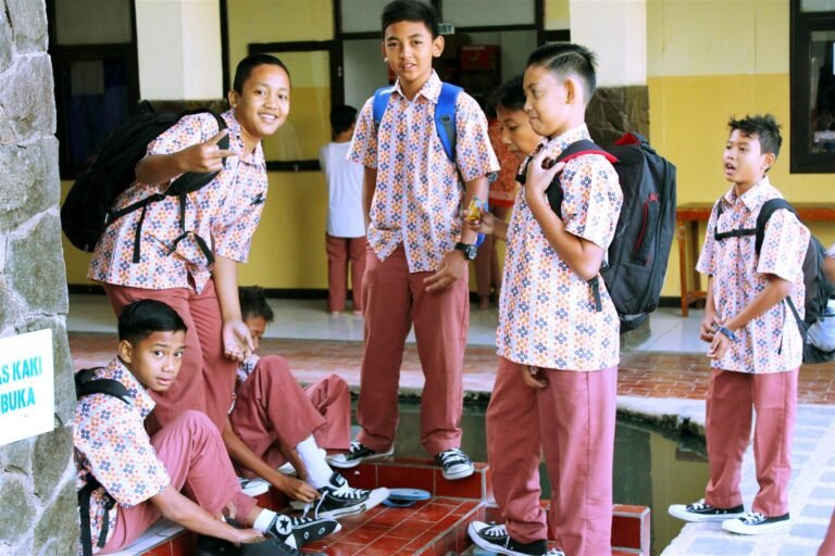 Pendidikan Karakter dan Pengembangan Diri di Pesantren Modern Al Masoem di Bandung